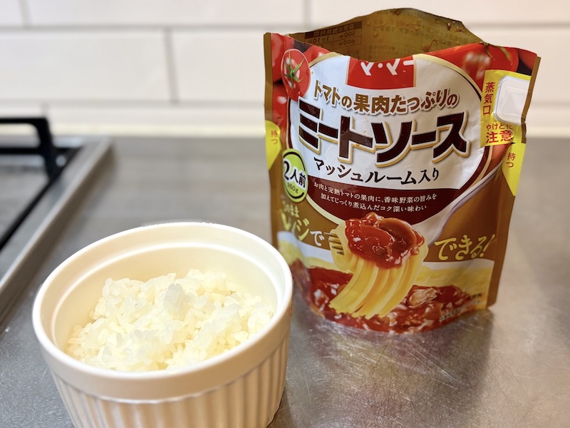 用意するのは、ごはんとソースだけ