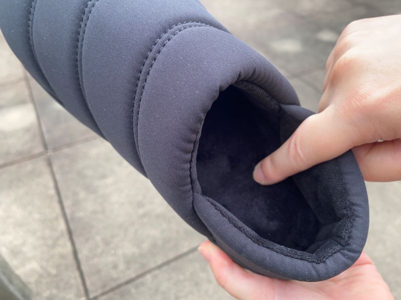 指で押すとわかる、ふかふかのクッション感