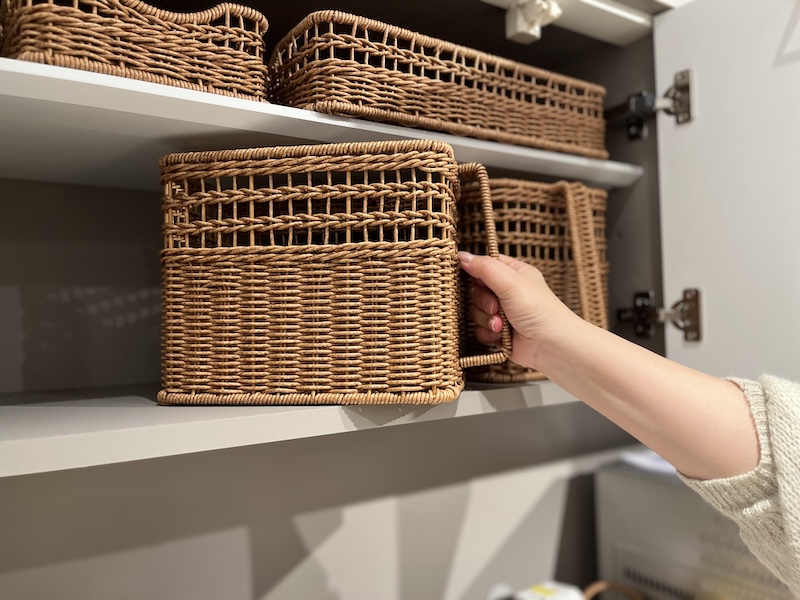 「洗えるPPラタンハンドル付きストッカー」1639円（税込）