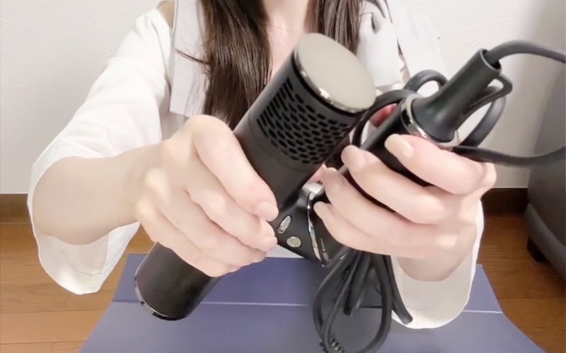 折りたたむとコンパクトになり、洗面所にもしまいやすい