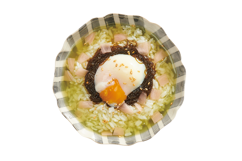もずくと温泉玉子の茶漬け