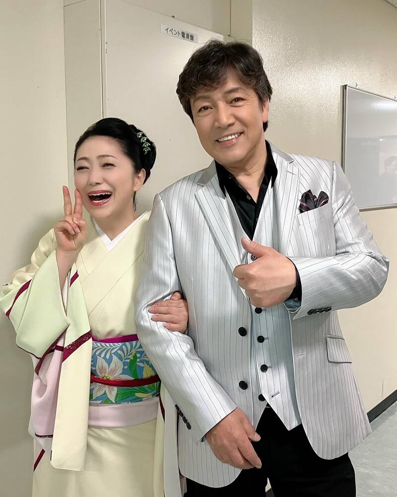 野口五郎と石川さゆり（石川のインスタグラムより）