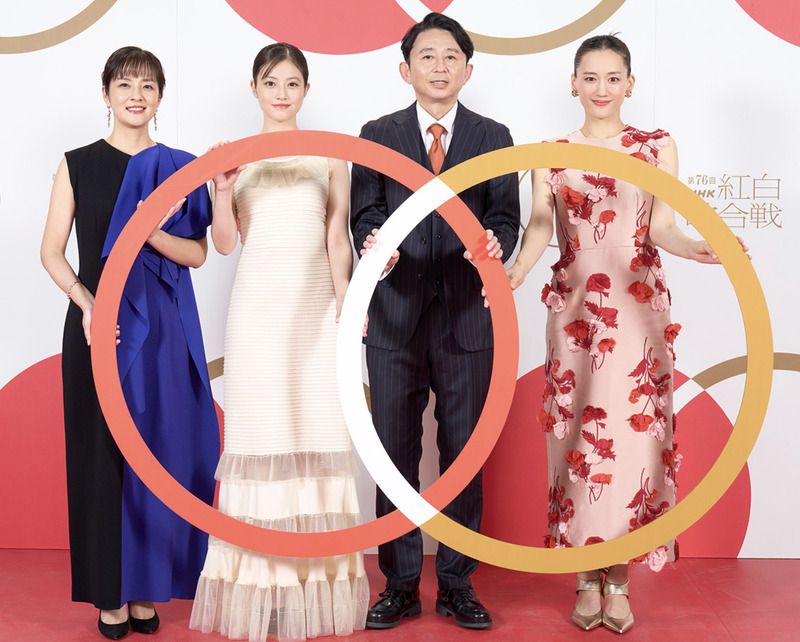 第76回NHK紅白歌合戦の司会を務めた綾瀬はるか、有吉弘行、今田美桜（番組公式インスタグラムより）