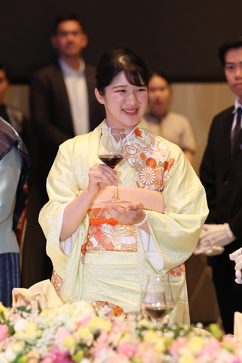 ラオスにて、振袖姿で晩餐会に出席された愛子さま（2025年11月、ラオス。撮影／JMPA）