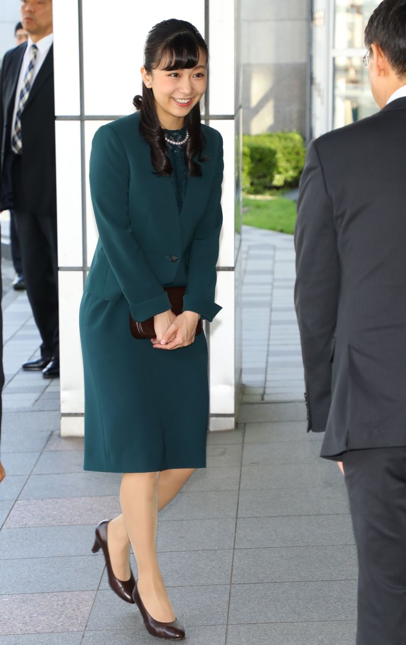 鳥取県を訪問された際、同じく「EPOCA」のスーツを着用された佳子さま（2019年9月、写真／JMPA）