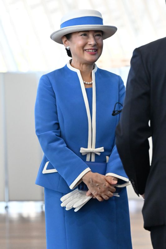雅子さまと色味がリンク。（2026年10月、写真／JMPA）