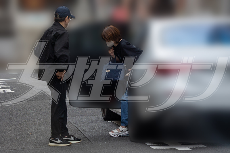 家族で整体院を訪れた水谷（左）と伊藤