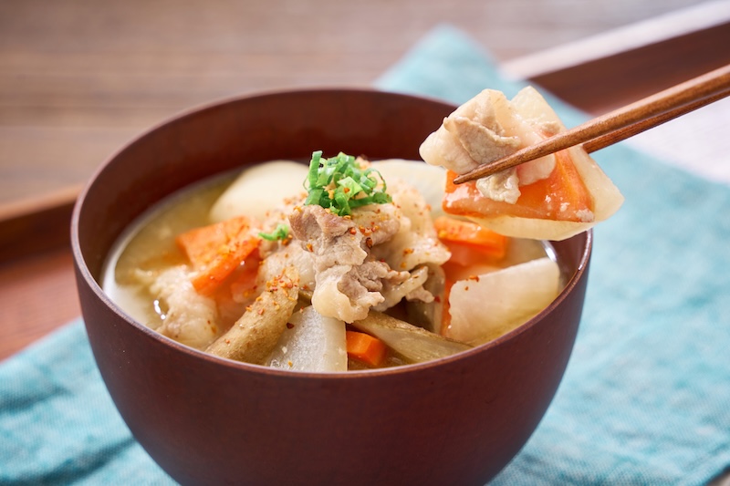 トッピングの王道は七味唐辛子と思いきや、アイディアいろいろ！