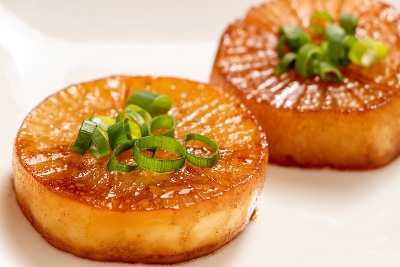 ジュワッとうま味が染み出す「大根ステーキ」（写真／PIXTA）