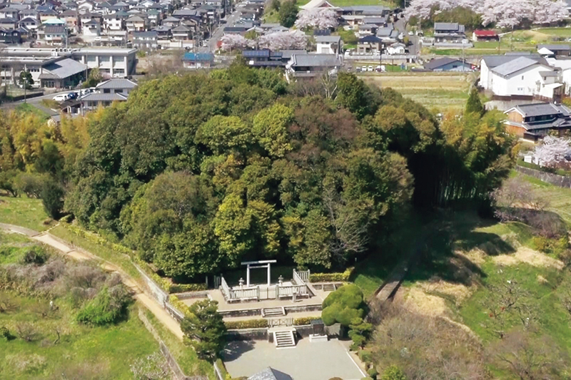 天武・持統天皇陵古墳　写真提供：世界遺産「飛鳥・藤原」協議会