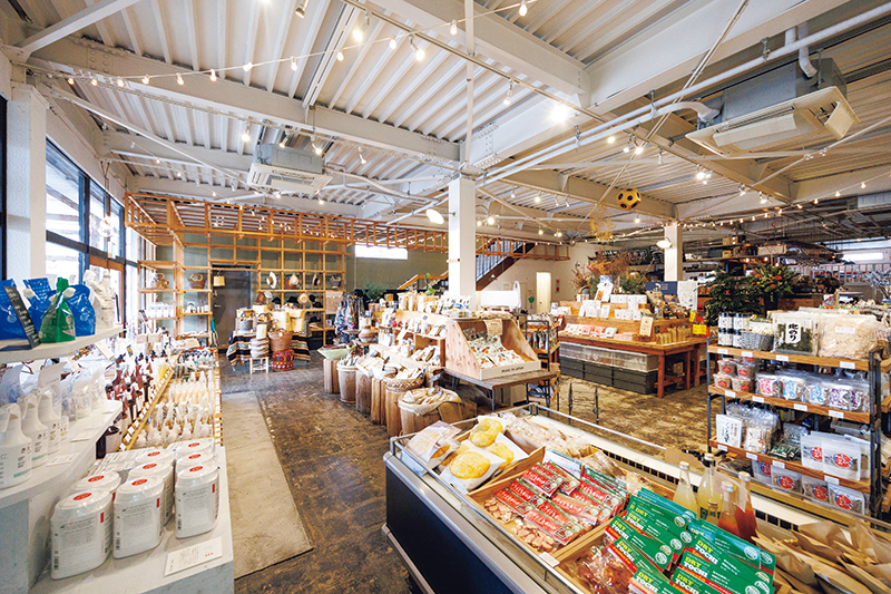 地元産品直売所の「MARCHE」（撮影／玉井幹郎）