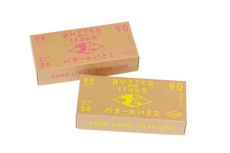 バターを作る際に出るスキムミルクを原料にした『バターのいとこ』（3枚入り・各1080円）が好評。季節限定のいちご味や那須限定のバナナ味も登場（撮影／玉井幹郎）