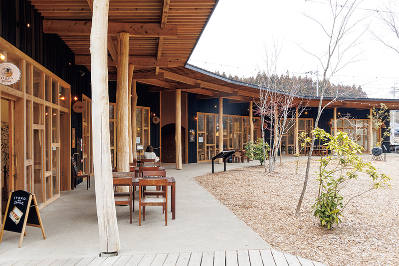 『GOOD NEWS NEIGHBORS』の建物には、伐採した木を資材に使用している（撮影／玉井幹郎）