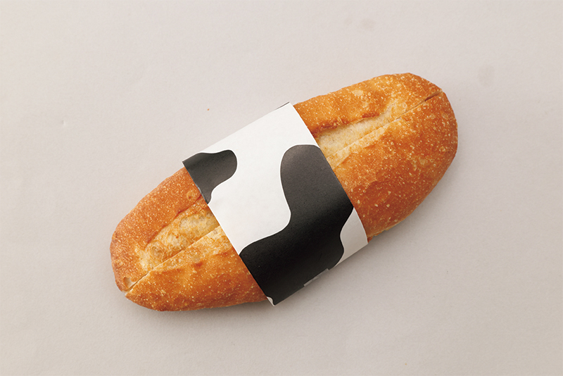 自家製ミルククリームたっぷりの『ミルクフランス』（300円）（撮影／玉井幹郎）