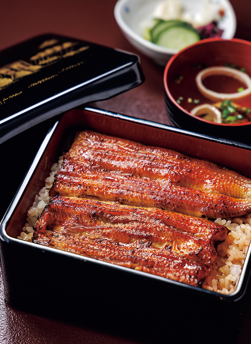 『うな重（梅）』6160円（吸物、香の物付き）。「過度な甘さに頼らず勝負する江戸前の味。ふっくらした身と香ばしい皮が絶妙で、長い歴史の中で磨き上げられた職人の技が光ります」（高城さん、以下同）。