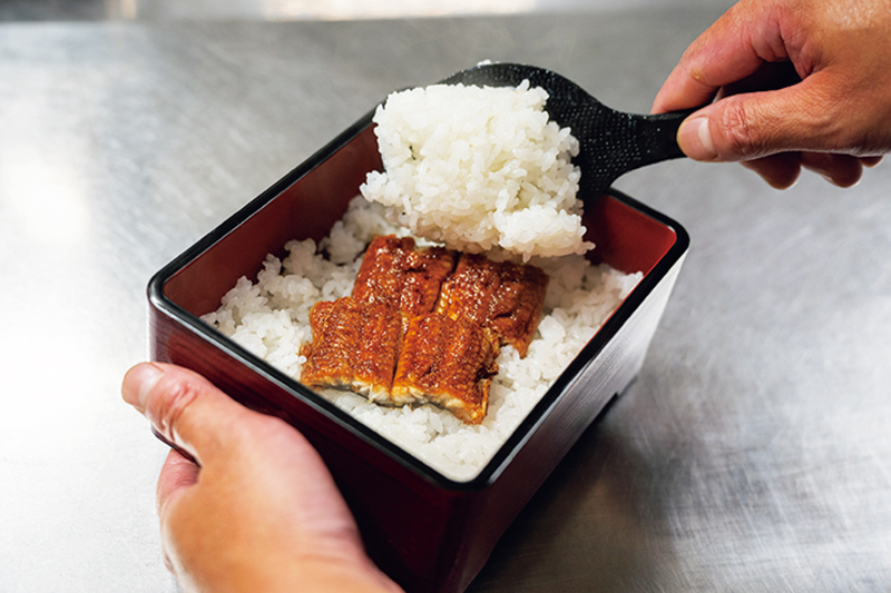 “まむし”は中にもうなぎが！