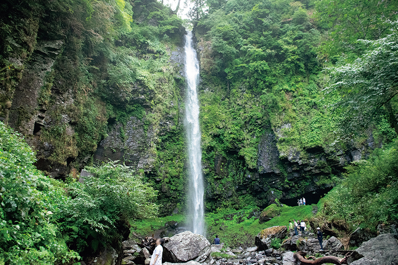 阿弥陀ヶ滝／岐阜県　（C）坂崎絢子