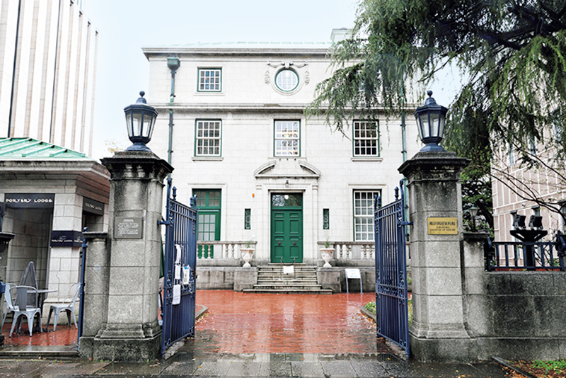 4月より旧横浜英国総領事館内に新たな展示室を公開。1931年に建設されたイギリス建築で、領事館スタッフの居住スペースだった未公開の2階部分を新たに見学できる（撮影／菅井淳子）