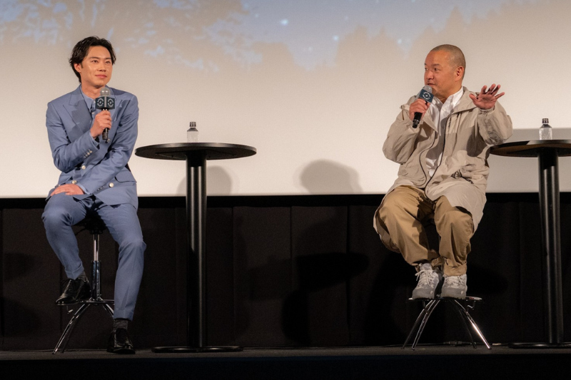 戸塚は普段は紙巻きたばこ派だと語るが、愛煙家ならではの悩みも吐露