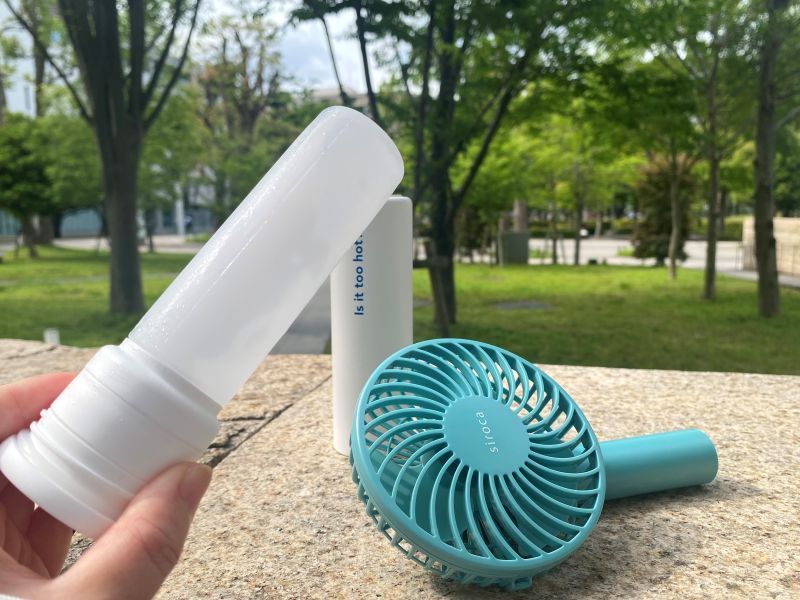 ハンディファンとの“ダブル使い”でさらに快適に