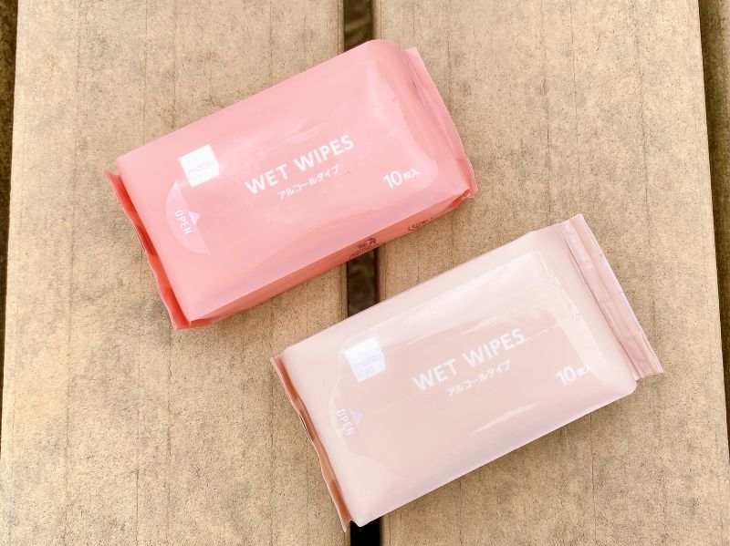コーラルピンクとライトベージュの2色入り。かわいいカラーにシンプルなデザインも魅力です