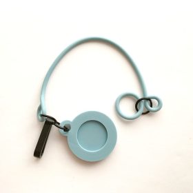 「こんな使い方が？」ダイソーの110円・雨の日グッズが便利「もう傘につけっぱなしです」【本日のお気に入り】