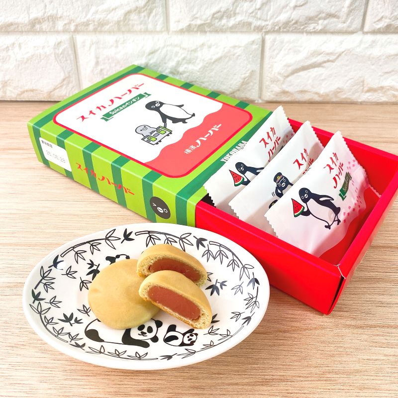 見た目も味も楽しめる夏限定の「スイカハーバー」。冷やして食べるのもおすすめです