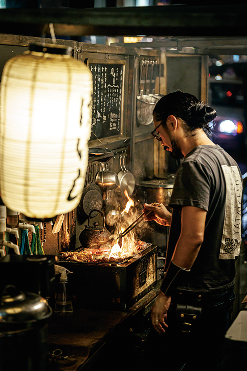 店主の安部雄太さん