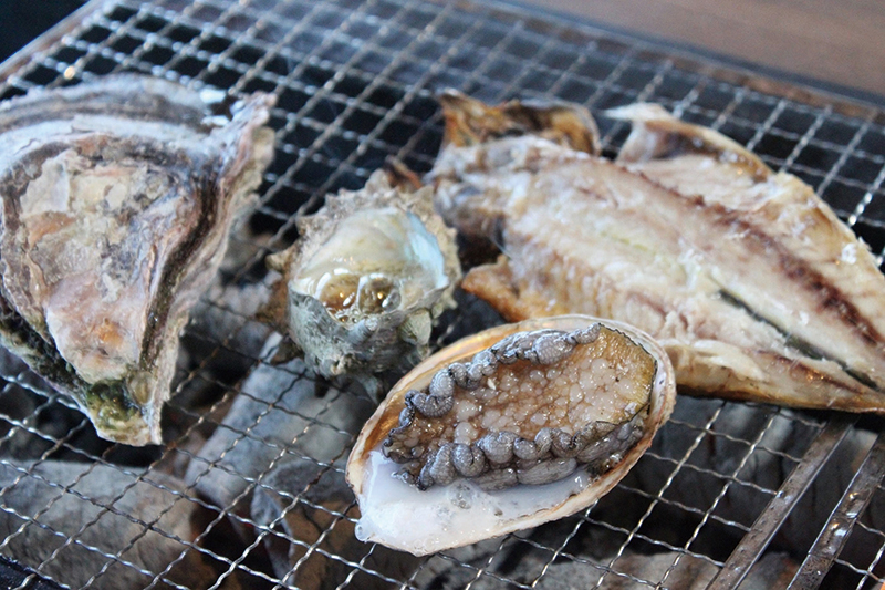直売所で買った海鮮をBBQで食べられる。